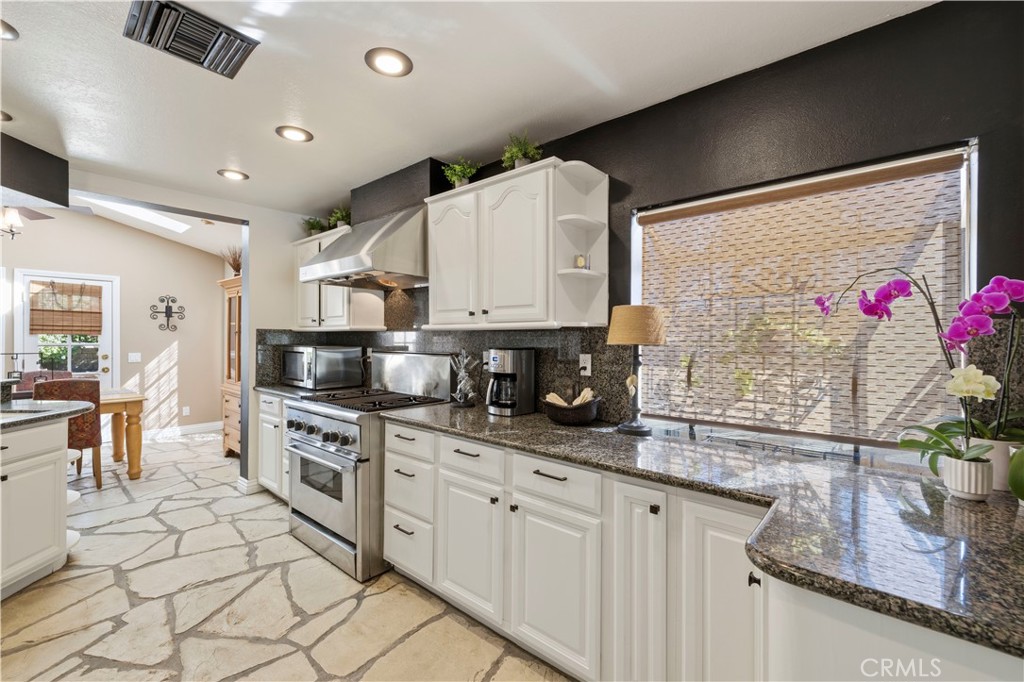 28149 Branch Road Castaic, CA 91384 - Photo 10 of 36