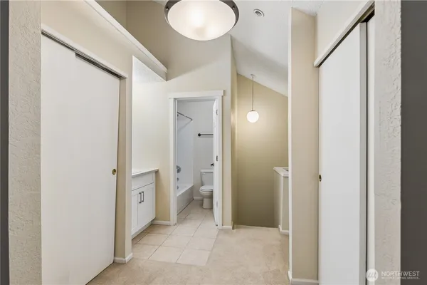 $2,600 | 14526 Northeast 31st Street, Unit 16C, Bellevue, WA 98007
