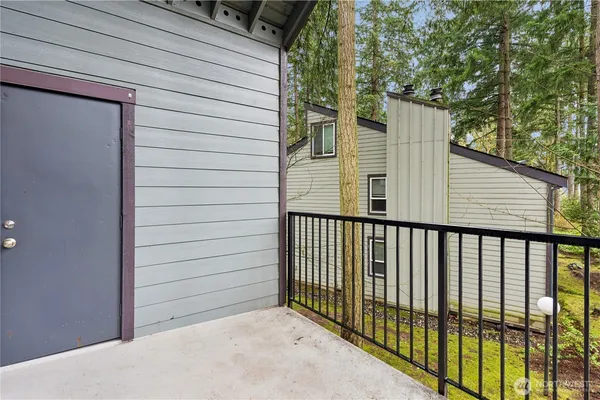 $2,600 | 14526 Northeast 31st Street, Unit 16C, Bellevue, WA 98007