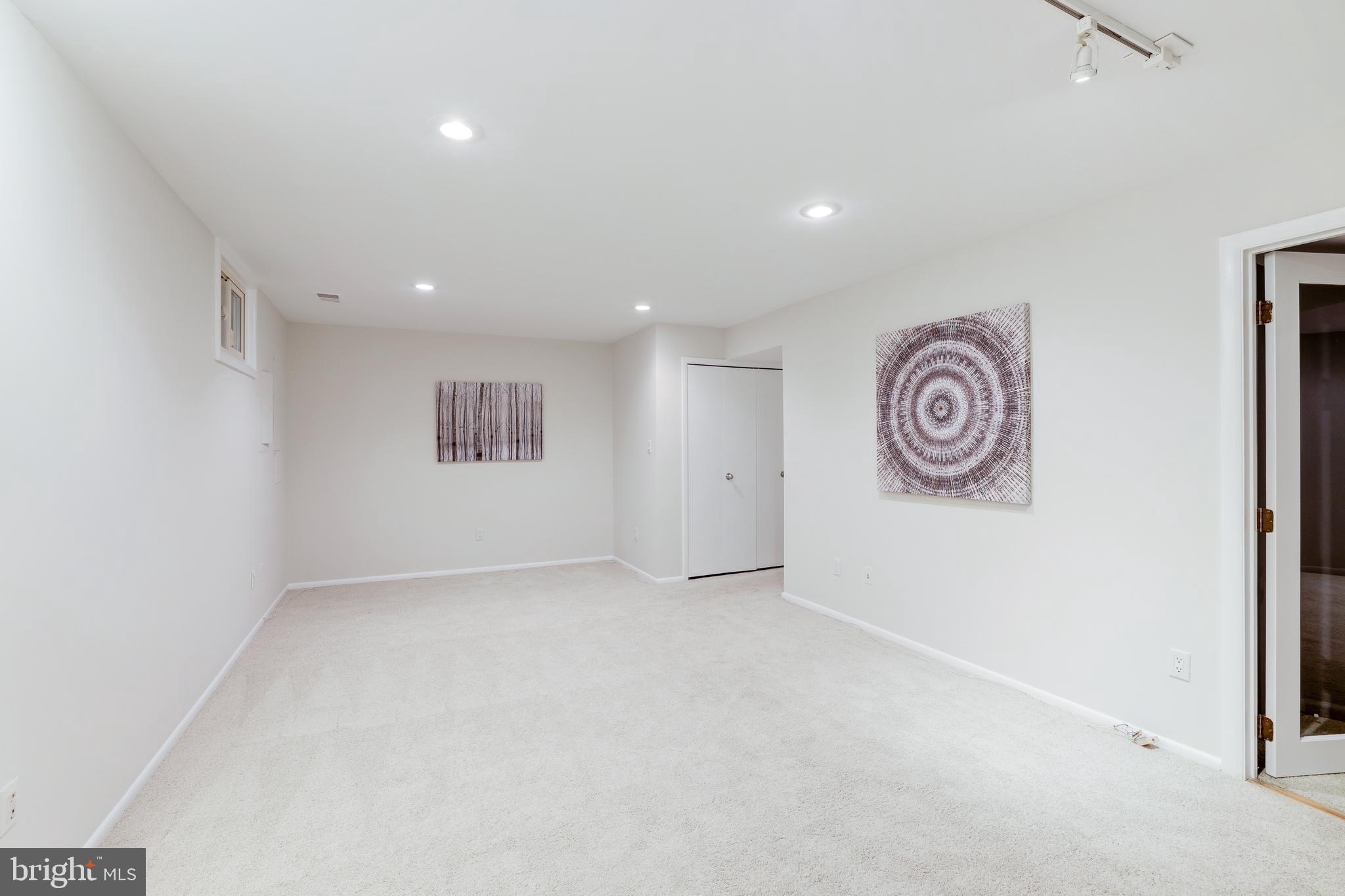 1924 Lakeport Way Reston, VA 20191 - Photo 37 of 68 Gallery Image 37