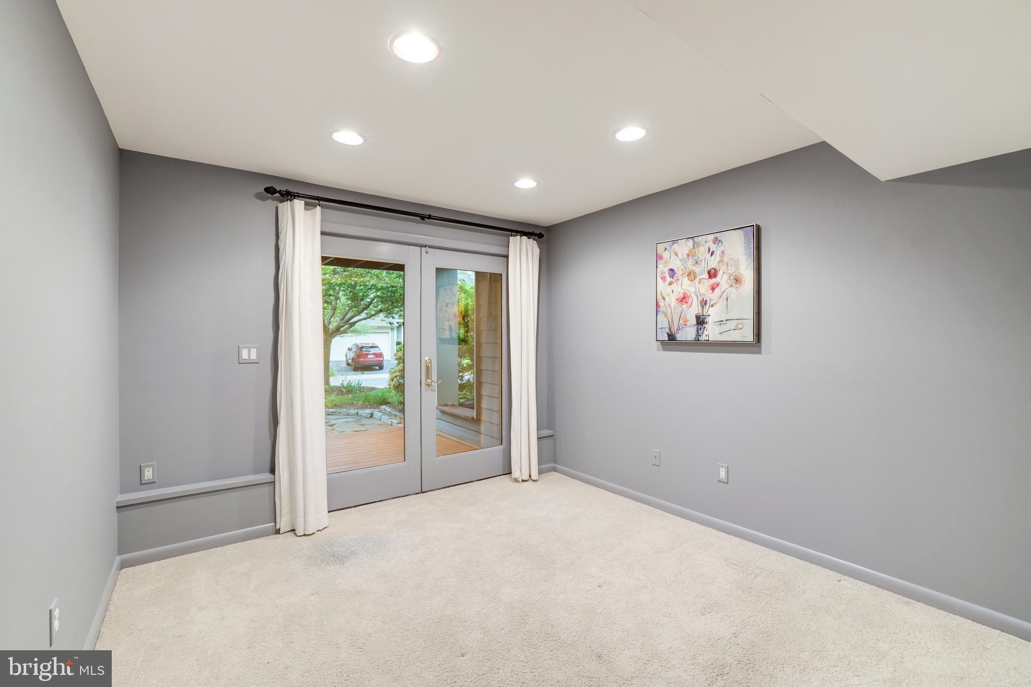 1924 Lakeport Way Reston, VA 20191 - Photo 40 of 68 Gallery Image 40