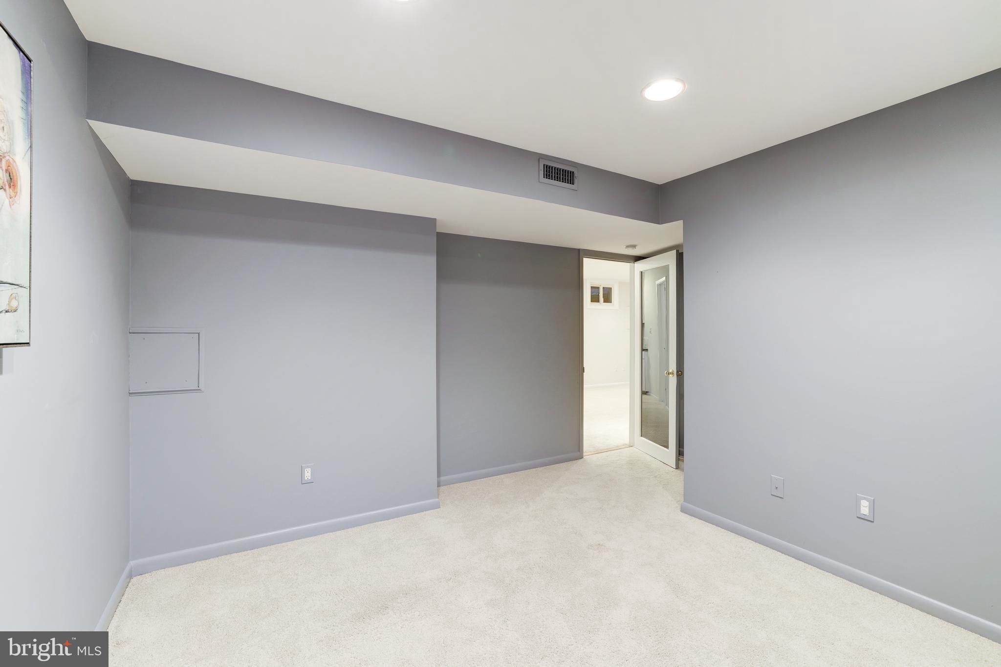 1924 Lakeport Way Reston, VA 20191 - Photo 41 of 68 Gallery Image 41