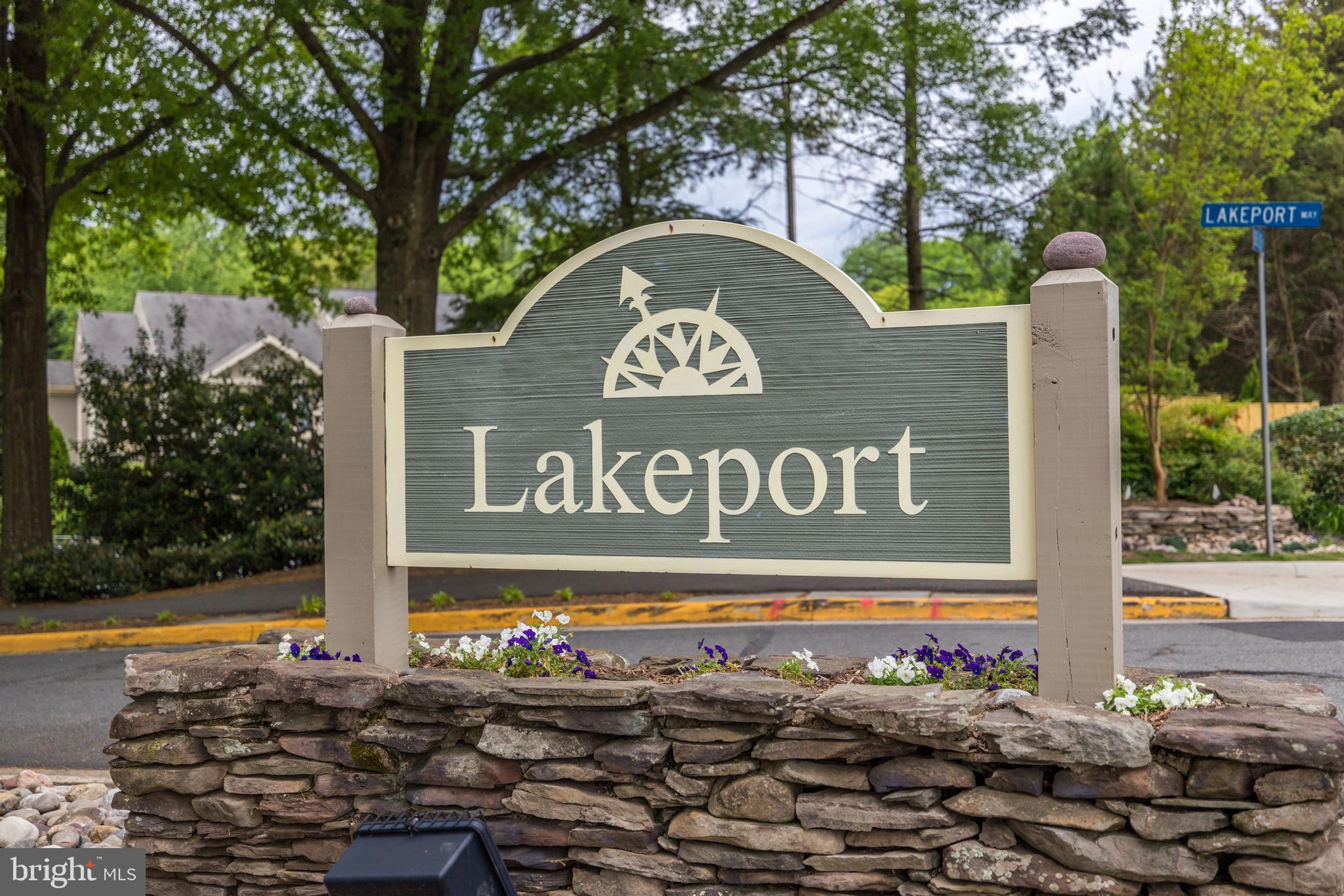 1924 Lakeport Way Reston, VA 20191 - Photo 49 of 68 Gallery Image 49