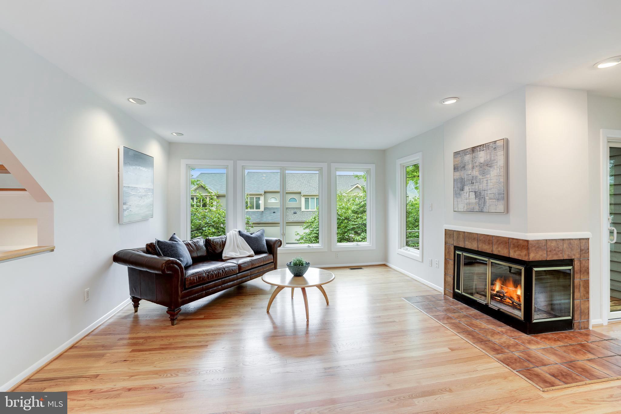 1924 Lakeport Way Reston, VA 20191 - Photo 6 of 68 Gallery Image 6