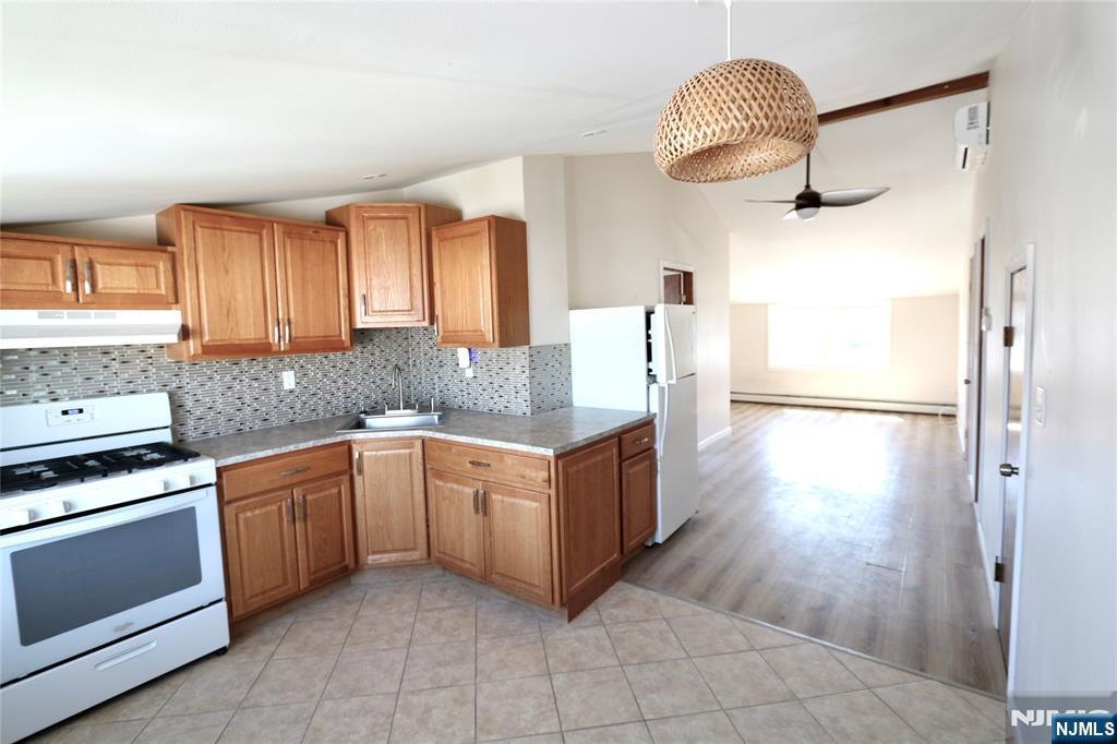 49 Jordan Avenue, Unit 2 Wallington, NJ 07057 - Photo 2 of 12