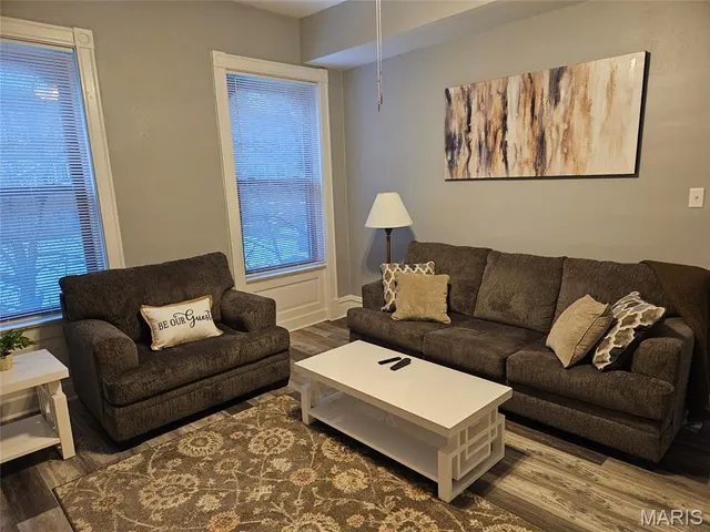 $1,775 | 2035 Allen Avenue, Unit 2, St. Louis, MO 63104