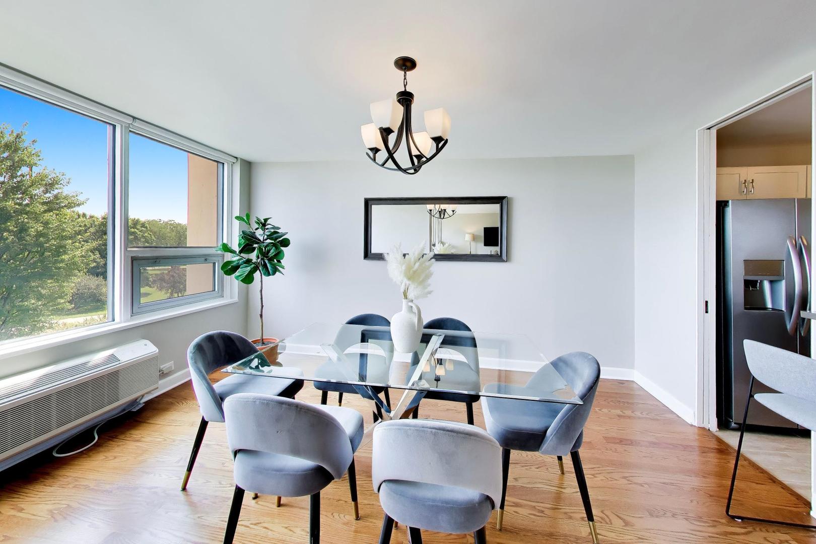 5733 North Sheridan Road, Unit 4C Chicago, IL 60660 - Photo 10 of 42 Gallery Image 10