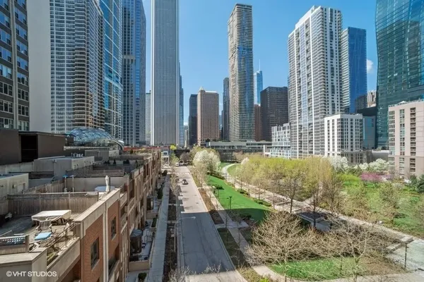 $4,000 | 178 North Harbor Drive, Unit 178, Chicago, IL 60601