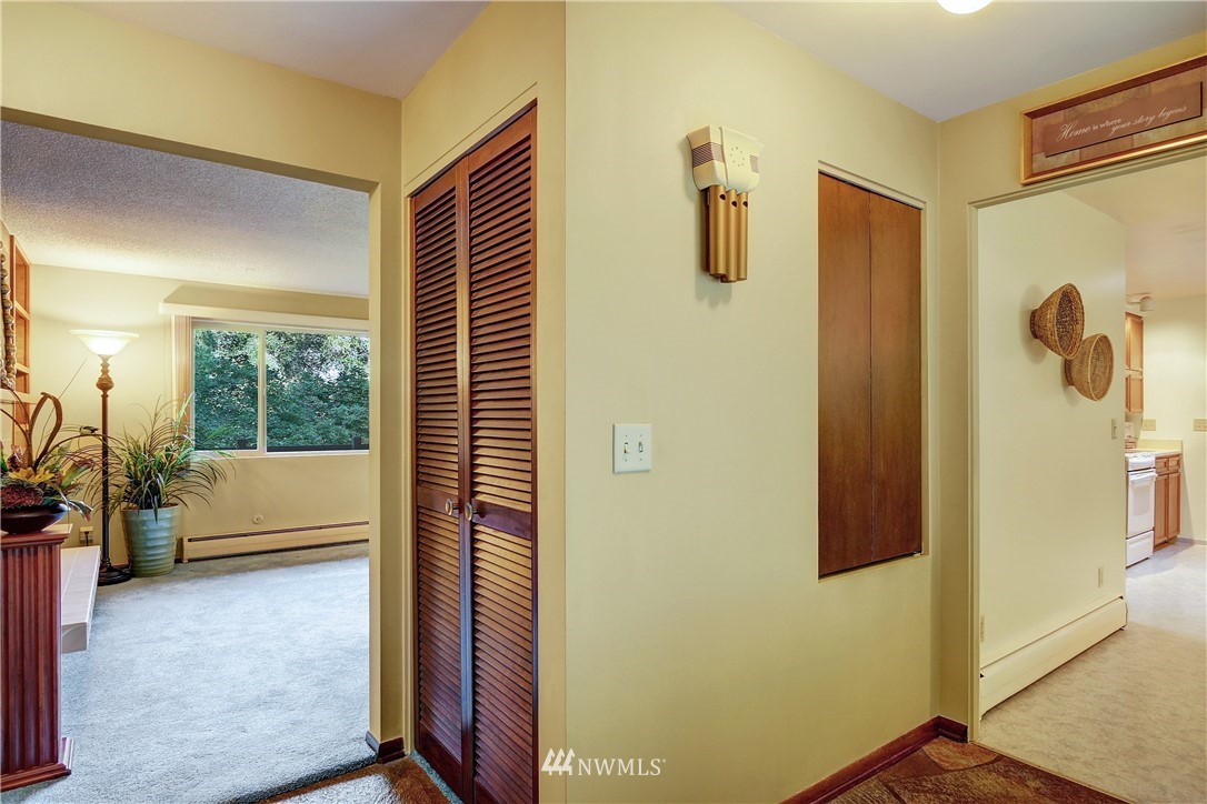 18415 West Spring Lake Drive Southeast Renton, WA 98058 - Photo 15 of 40