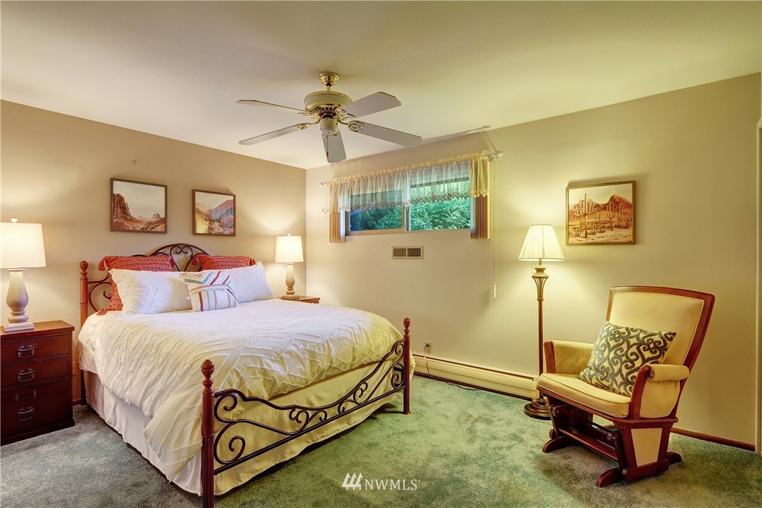 18415 West Spring Lake Drive Southeast Renton, WA 98058 - Photo 17 of 40