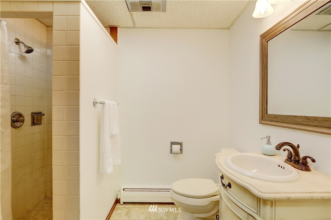 18415 West Spring Lake Drive Southeast Renton, WA 98058 - Photo 23 of 40