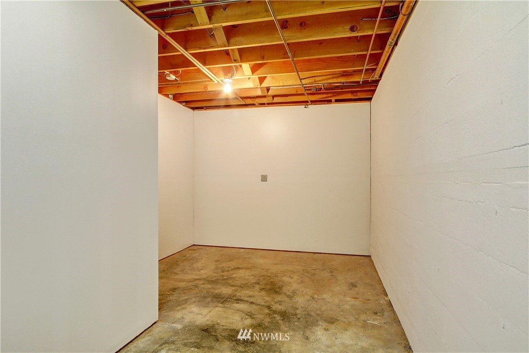 18415 West Spring Lake Drive Southeast Renton, WA 98058 - Photo 25 of 40