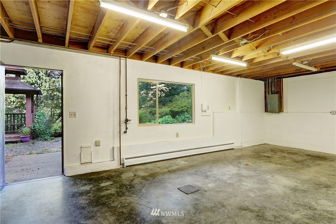 18415 West Spring Lake Drive Southeast Renton, WA 98058 - Photo 26 of 40