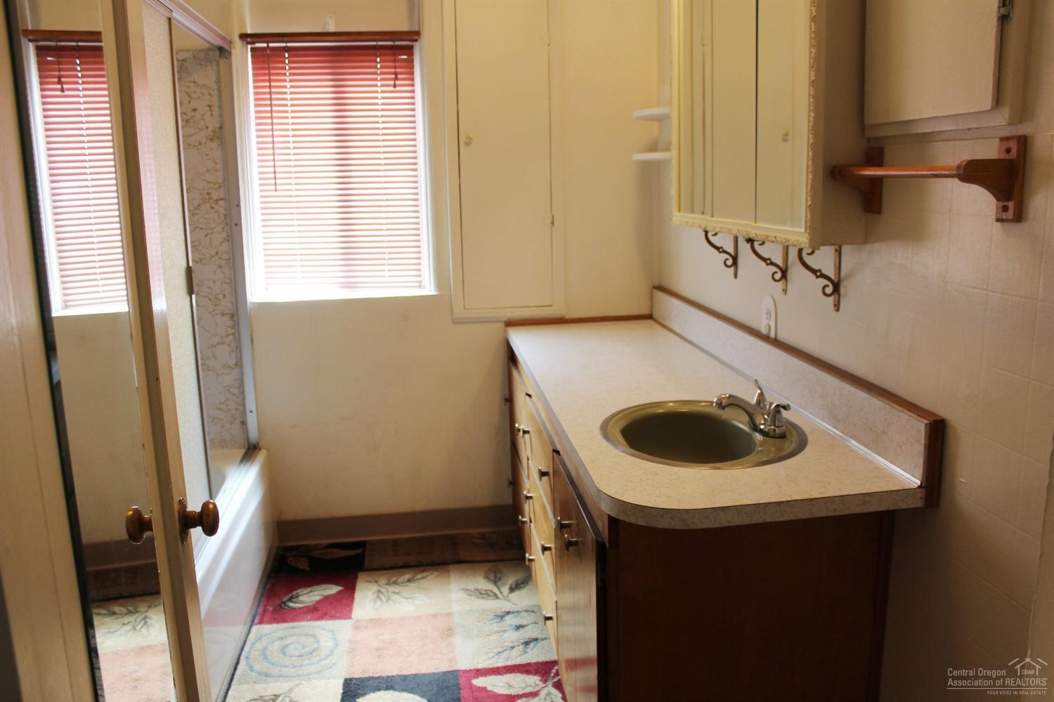 116 Southwest 3rd Street Redmond, OR 97756 - Photo 10 of 17 Additional Photo