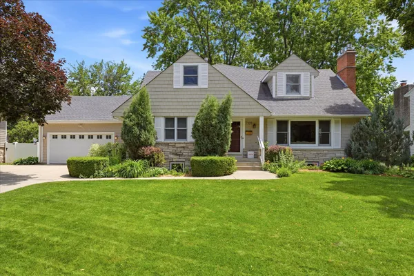 $995,000 | 7109 Heatherton Trail, Edina, MN 55435