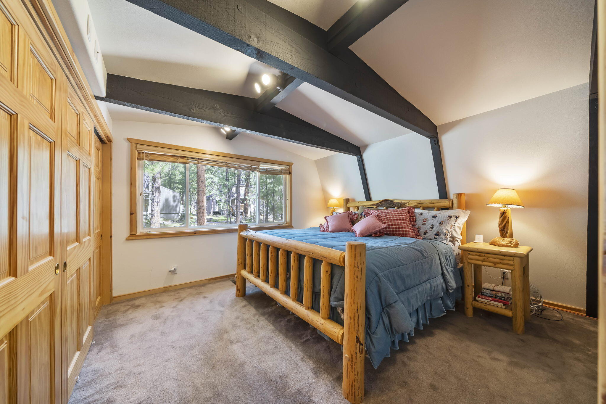 13628 Shad Bush Black Butte Ranch, OR 97759 - Photo 33 of 71 Primary Bedroom # 6