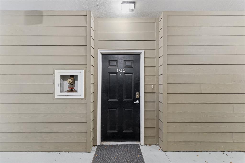 1142 Southwest 9th Road, Unit 103 Gainesville, FL 32601 - Photo 4 of 40 a bathroom with a shower