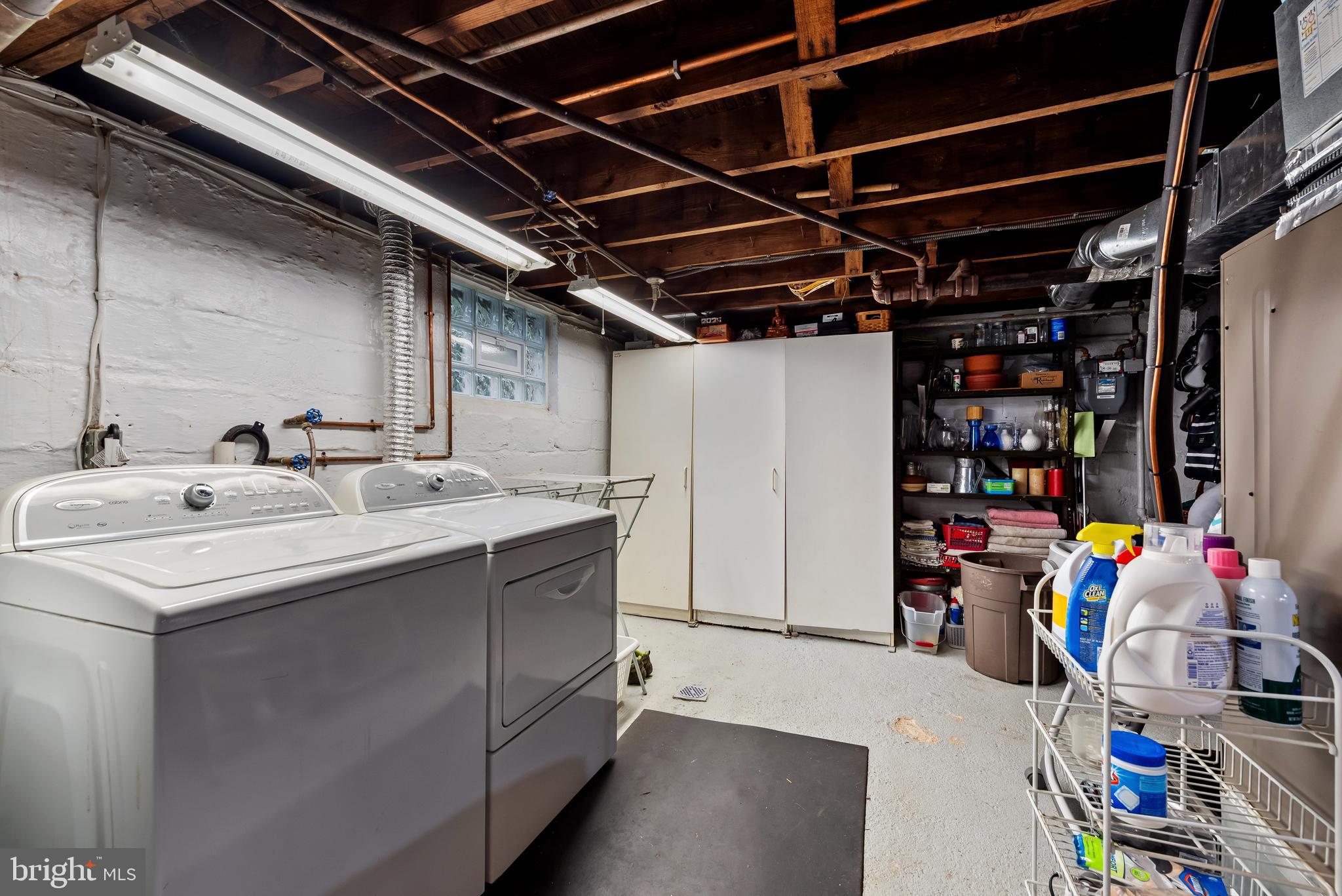706 Murdock Road Baltimore, MD 21212 - Photo 29 of 39 a utility room with dryer and washer