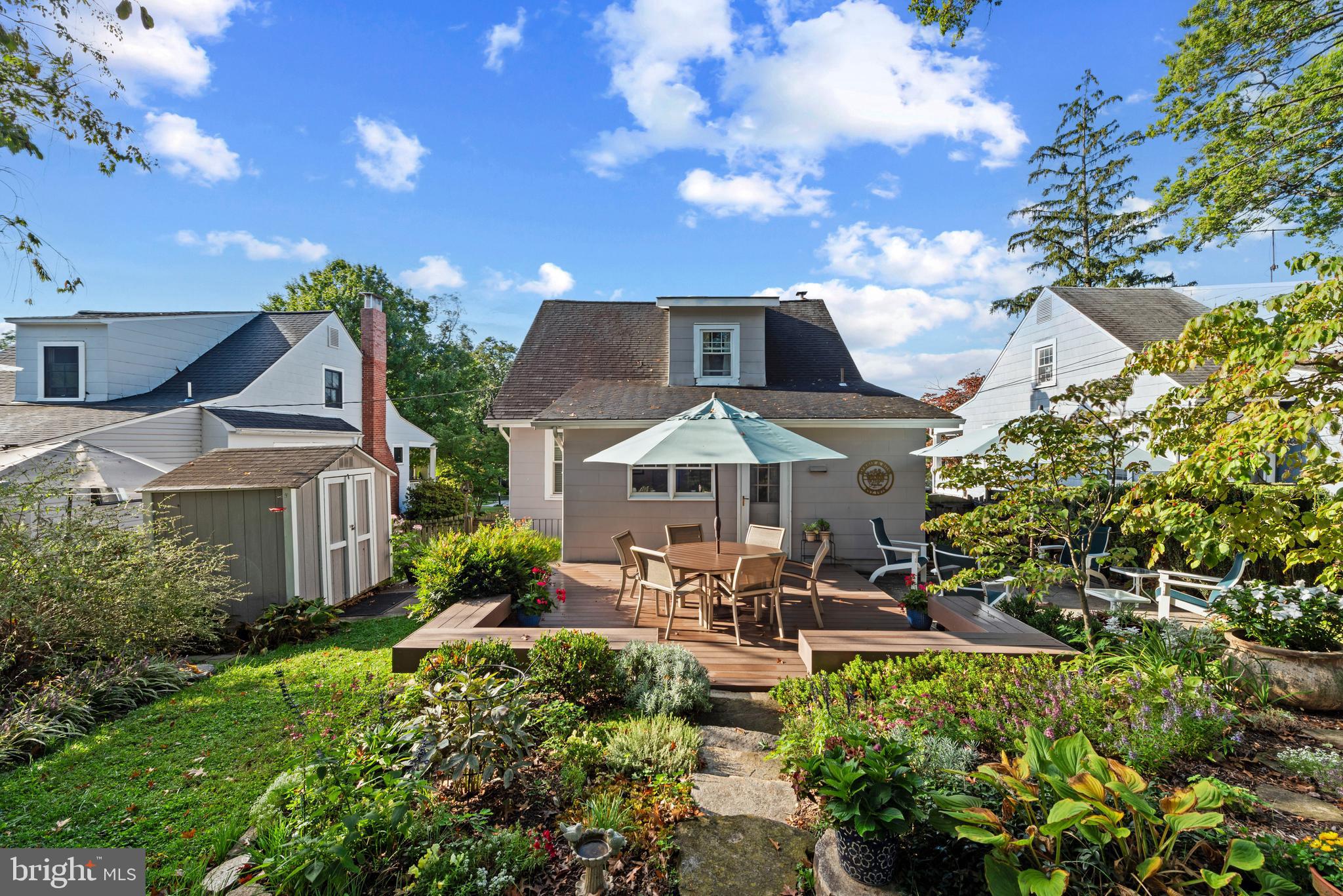 706 Murdock Road Baltimore, MD 21212 - Photo 35 of 39 a front view of a house with garden