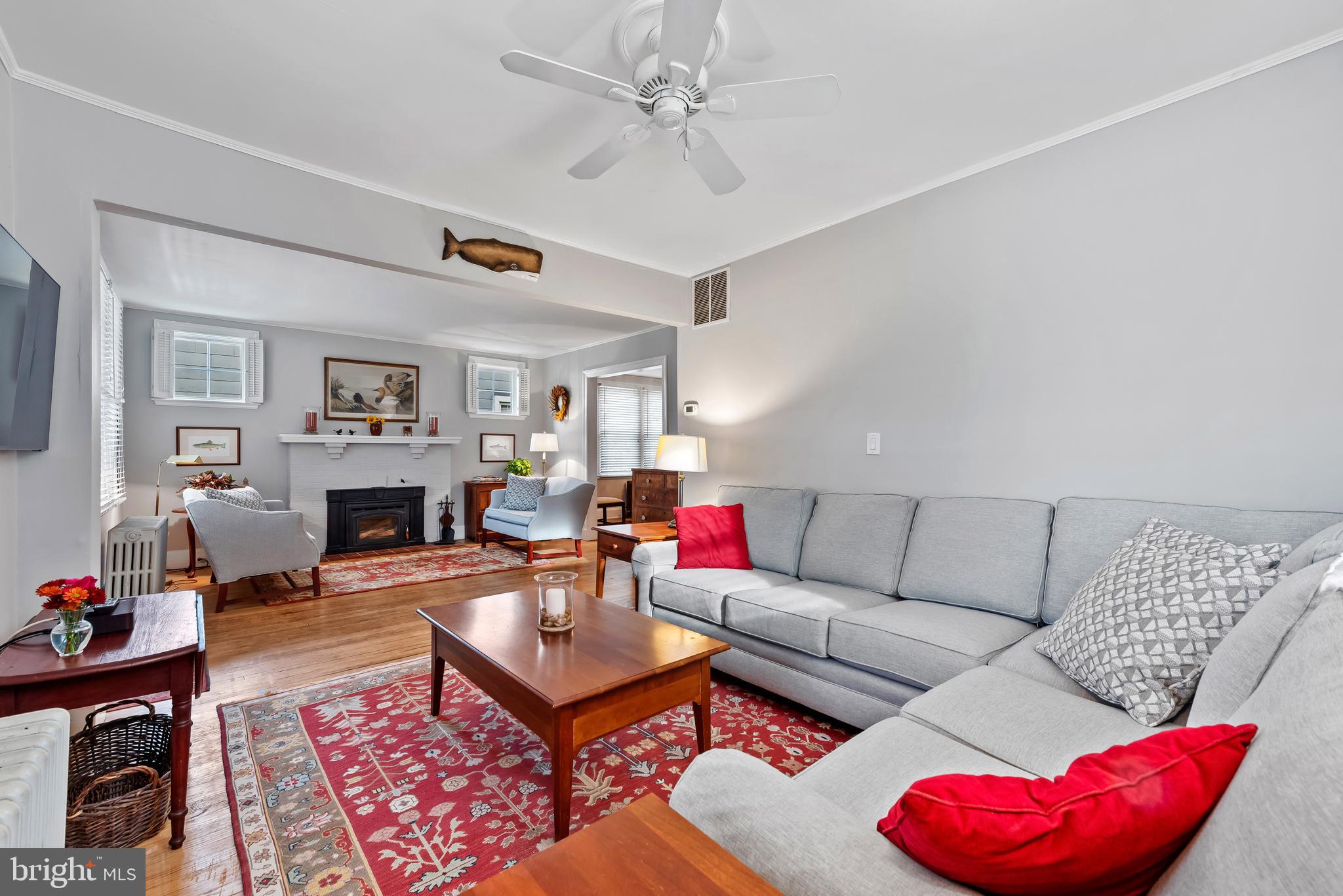 706 Murdock Road Baltimore, MD 21212 - Photo 6 of 39 a living room with furniture and a couch