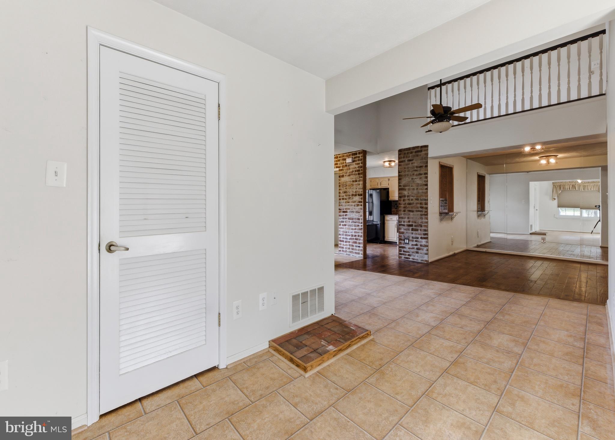 903 Ginger Court Mount Laurel, NJ 08054 - Photo 13 of 17 Foyer