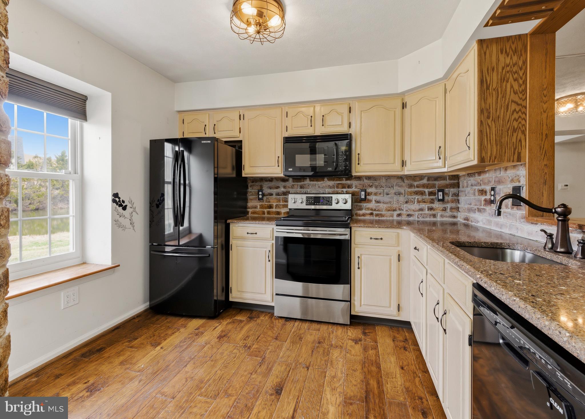 903 Ginger Court Mount Laurel, NJ 08054 - Photo 3 of 17 Kitchen