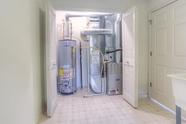 $319,000 | 28471 Carlton Way Drive, Novi, MI 48377