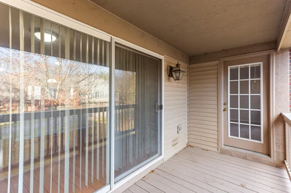 $319,000 | 28471 Carlton Way Drive, Novi, MI 48377