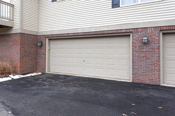 $319,000 | 28471 Carlton Way Drive, Novi, MI 48377