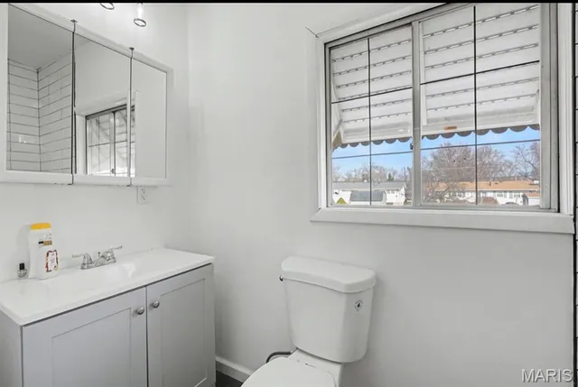 $210,000 | 915 Shamrock Drive, Hazelwood, MO 63042