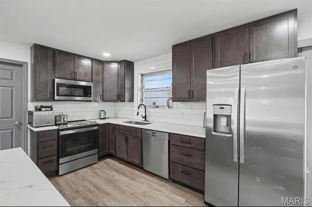 $210,000 | 915 Shamrock Drive, Hazelwood, MO 63042