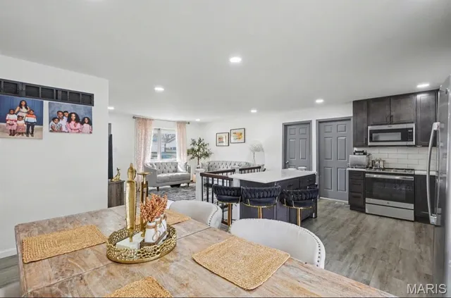 $210,000 | 915 Shamrock Drive, Hazelwood, MO 63042