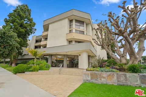 $799,000 | 750 South Spaulding Avenue, Unit 305, Los Angeles, CA 90036