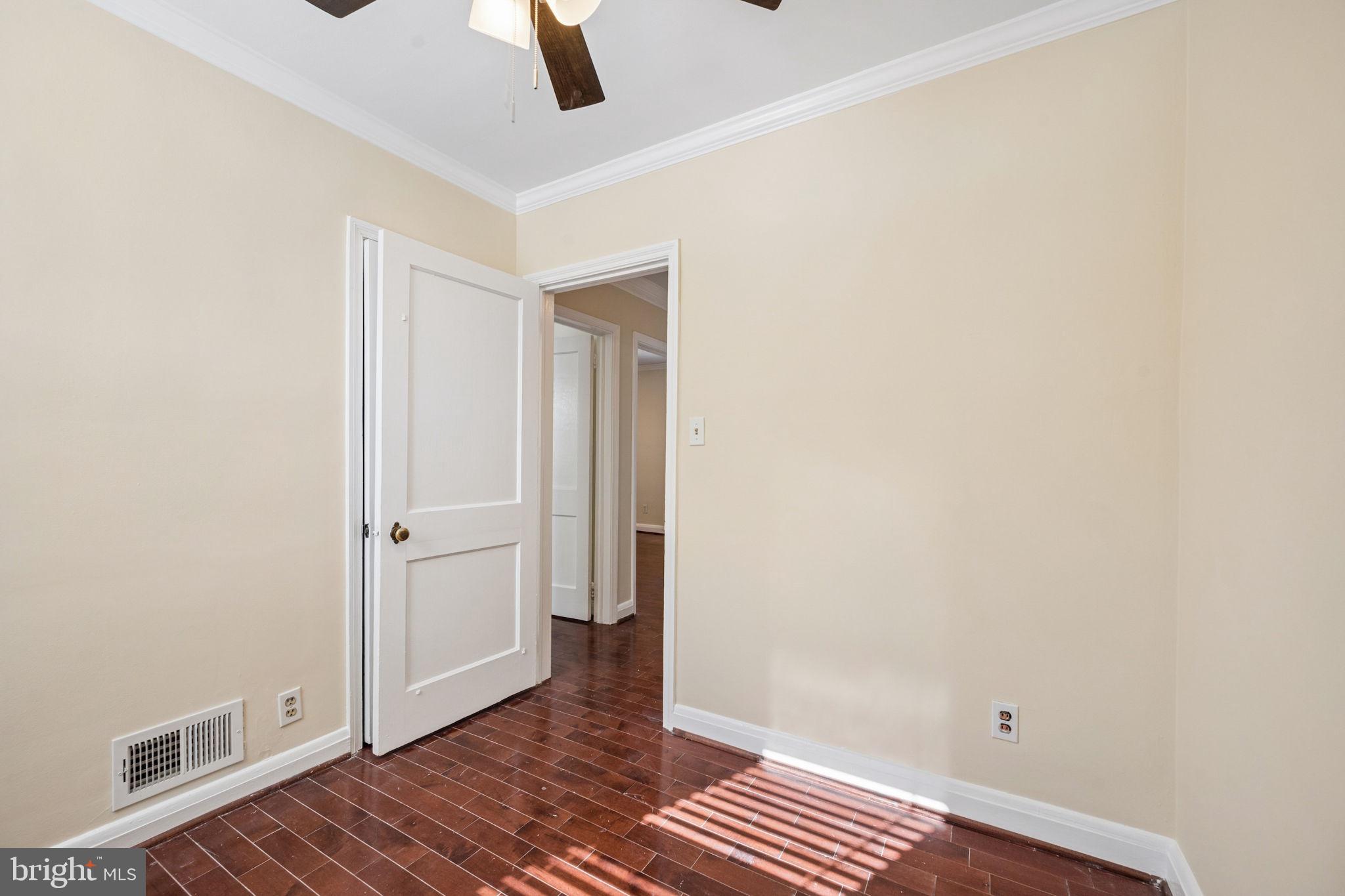 33 Briarwood Road Catonsville, MD 21228 - Photo 27 of 43