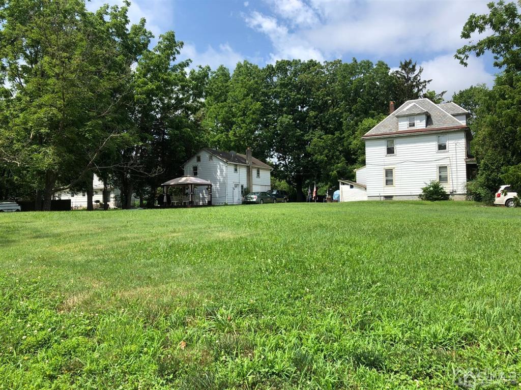 89 Milltown Road East Brunswick, NJ 08816 - Photo 3 of 22 Gallery Image 3