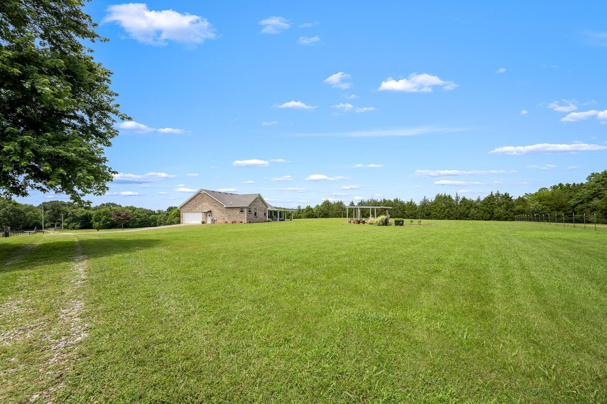 4330 River Lane Milton, TN 37118 - Photo 34 of 44 a view of an ocean from a yard