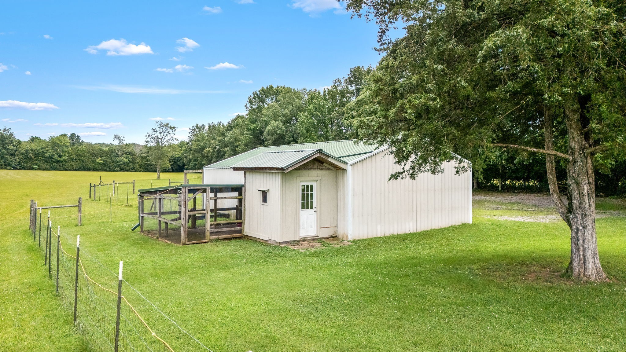 4330 River Lane Milton, TN 37118 - Photo 35 of 44 a view of an house with backyard space and garden