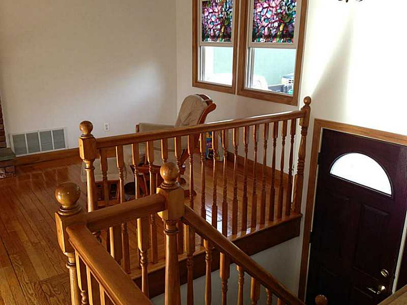 7 Ramble Road Glocester, RI 02857 - Photo 2 of 18 Entry.