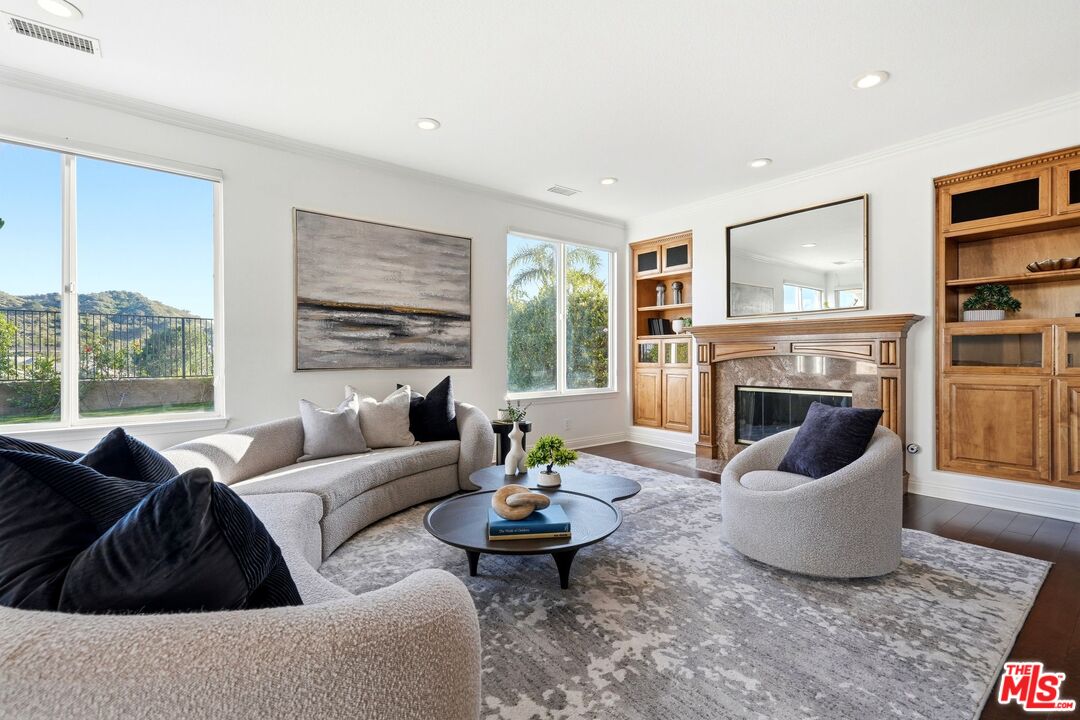 20274 Vía Medici Porter Ranch, CA 91326 - Photo 15 of 56