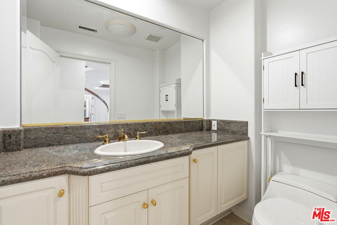 20274 Vía Medici Porter Ranch, CA 91326 - Photo 18 of 56