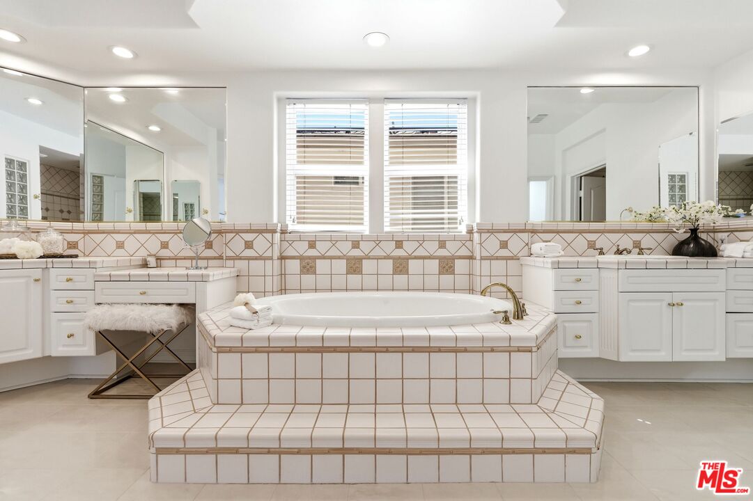 20274 Vía Medici Porter Ranch, CA 91326 - Photo 28 of 56