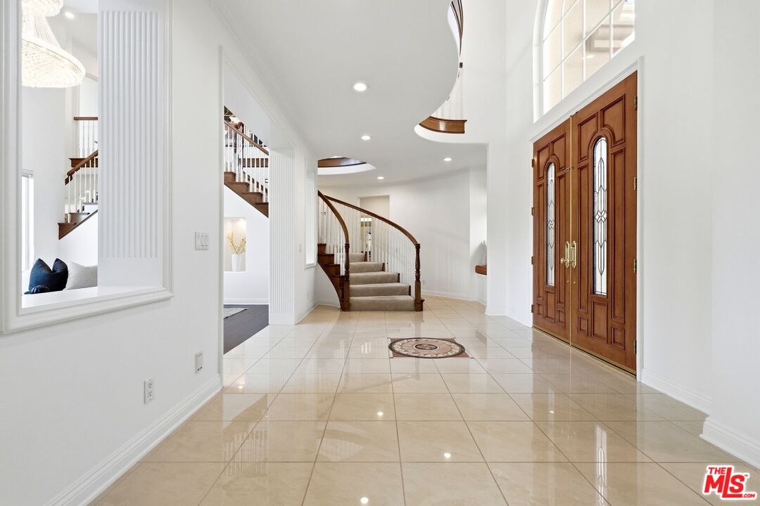 20274 Vía Medici Porter Ranch, CA 91326 - Photo 3 of 56