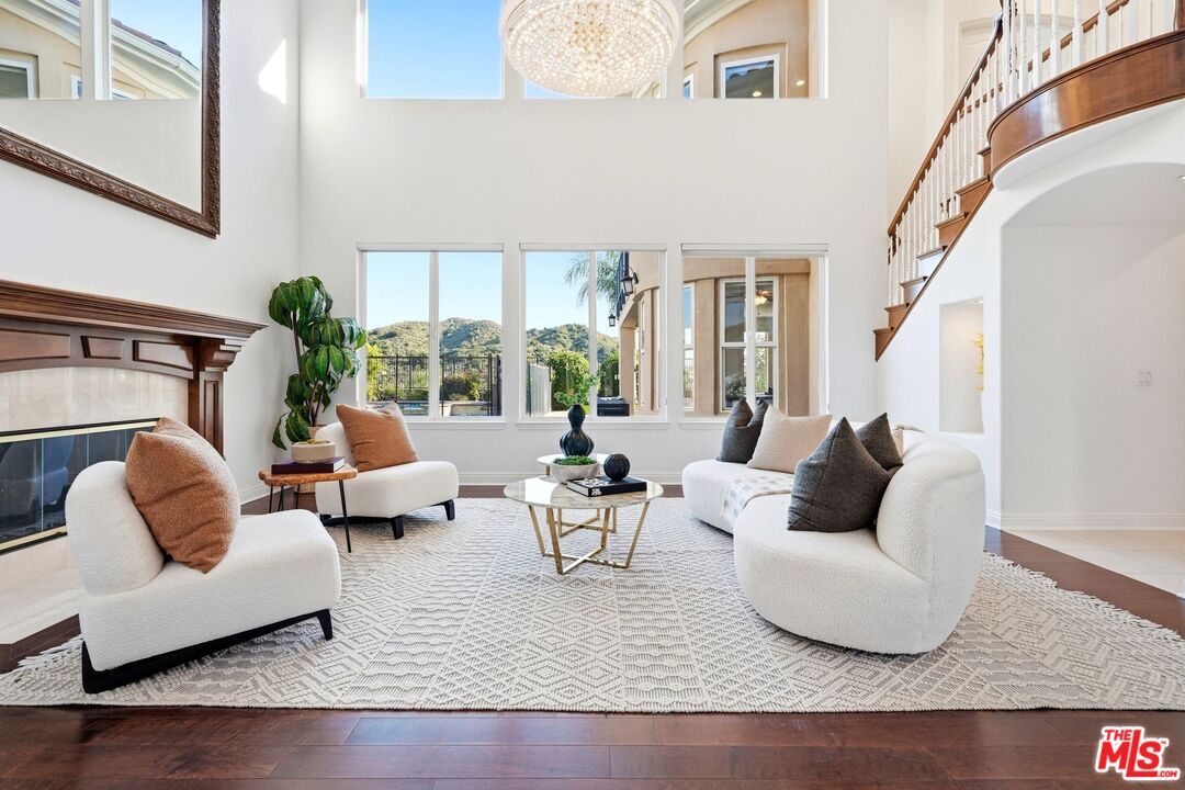 20274 Vía Medici Porter Ranch, CA 91326 - Photo 4 of 56