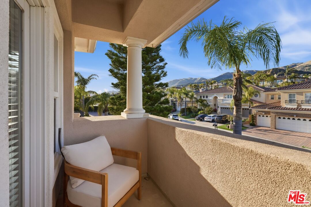 20274 Vía Medici Porter Ranch, CA 91326 - Photo 41 of 56