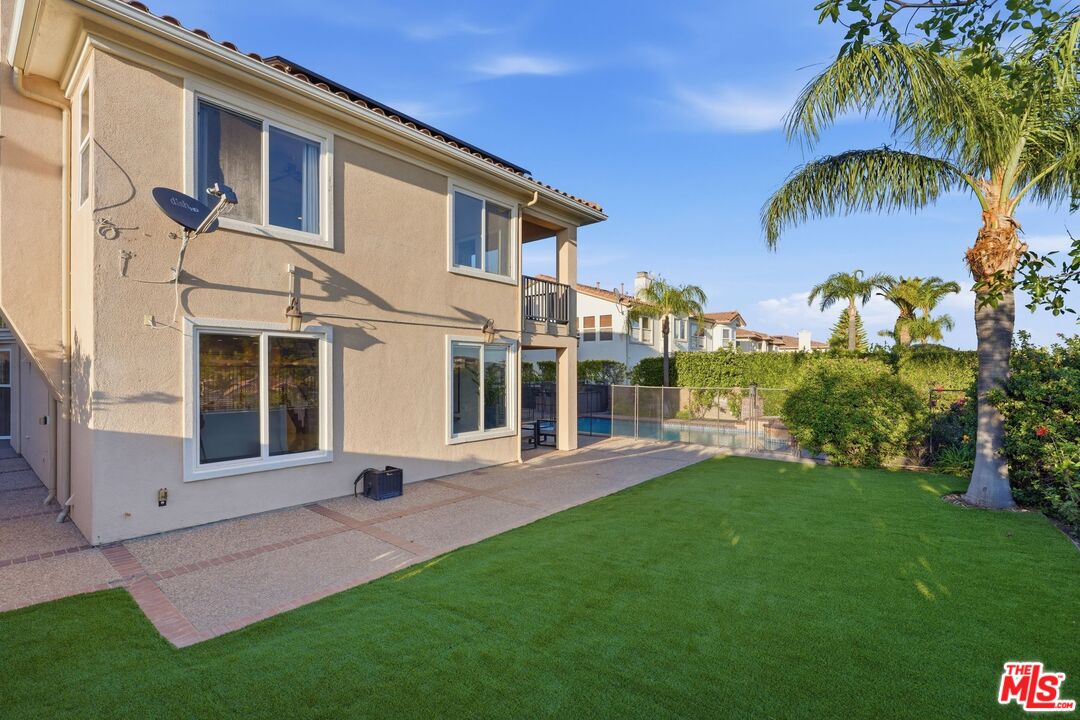 20274 Vía Medici Porter Ranch, CA 91326 - Photo 42 of 56