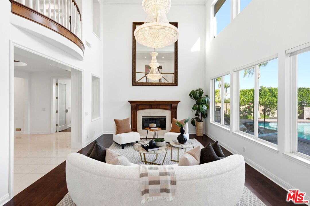 20274 Vía Medici Porter Ranch, CA 91326 - Photo 5 of 56