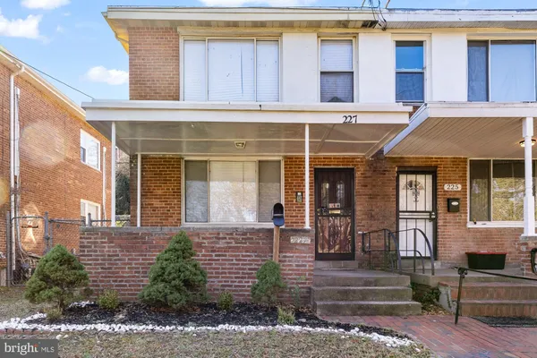 $594,999 | 227 Hawaii Avenue Northeast, Washington, DC 20011