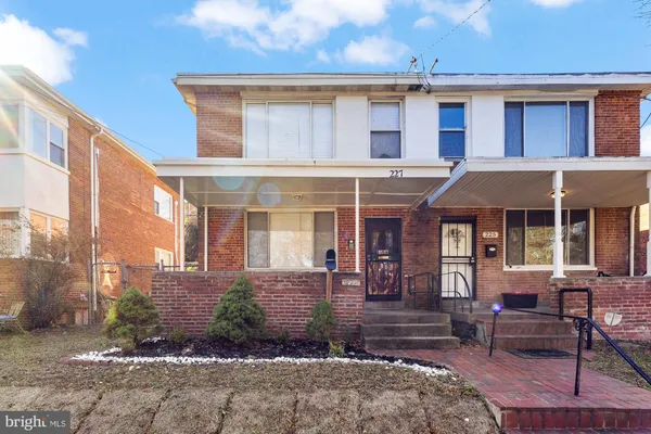 $594,999 | 227 Hawaii Avenue Northeast, Washington, DC 20011