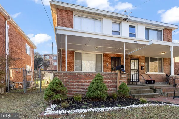 $594,999 | 227 Hawaii Avenue Northeast, Washington, DC 20011