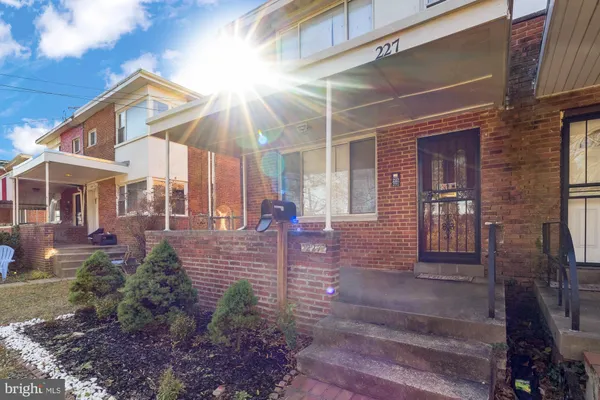 $594,999 | 227 Hawaii Avenue Northeast, Washington, DC 20011